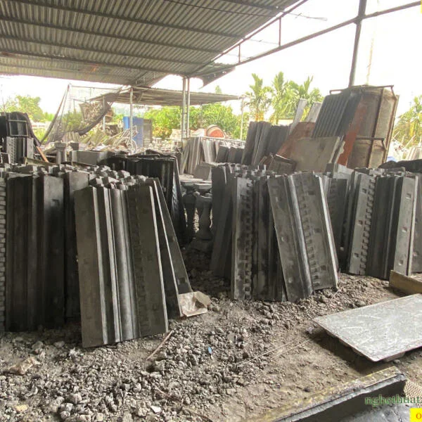 phao-chi-be-tong-duc-san-tai-xuong