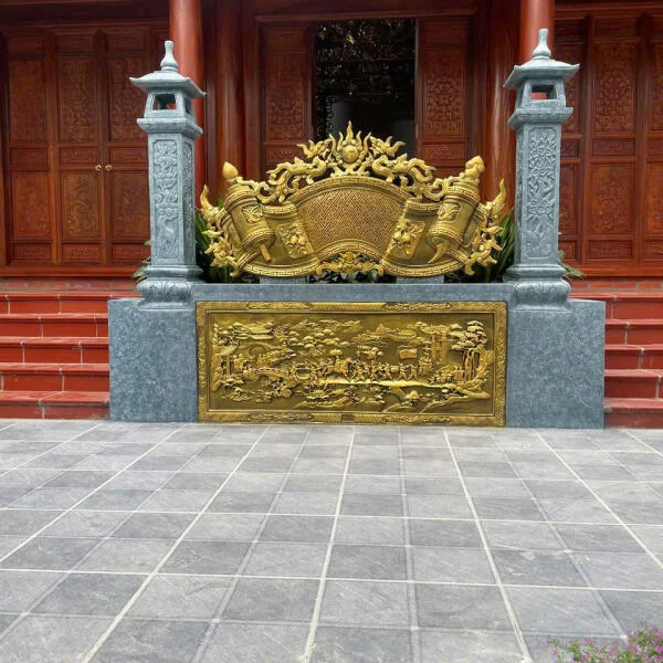 cuon-thu-trang-tri-nha-tho-dinh-chua